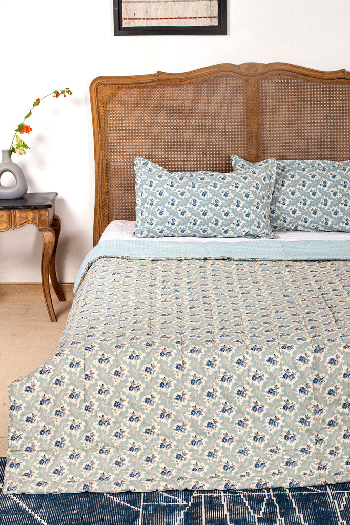 Tiren Reversible Quilt with 2 Pillow Cover