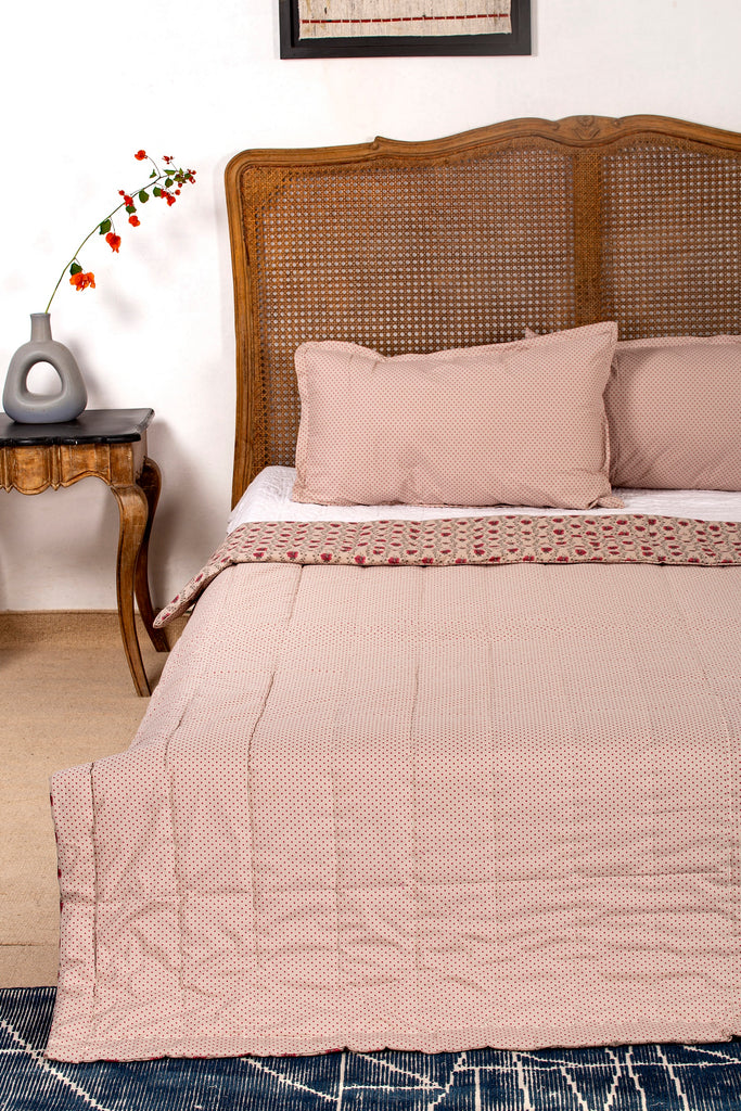Parien Reversible Quilt with 2 Pillow Cover