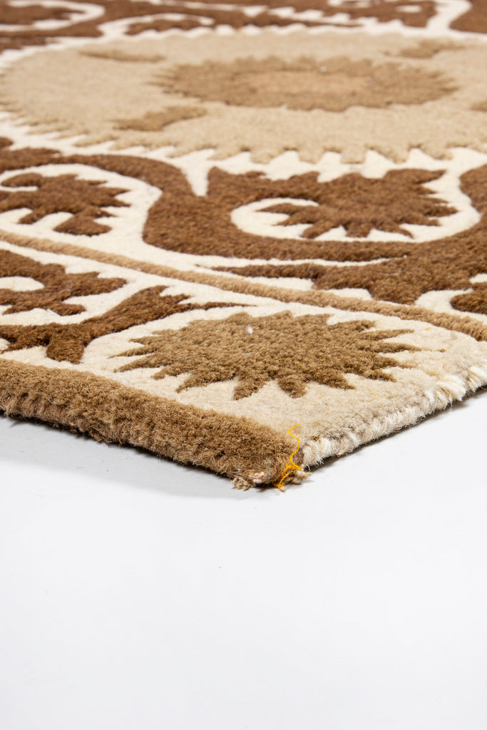 Jinar Hand-Tufted Carpet